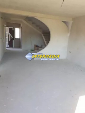 casa-noua-de-vanzare-in-alba-iulia-finisata-6