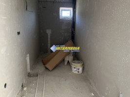 ocazie-apartament-2-camere-de-vanzare-in-cetate-bloc-nou-finisat-la-cheie-sau-la-gri-4
