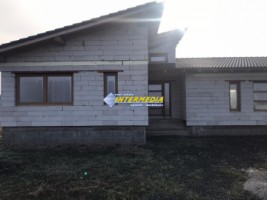 casa-noua-de-vanzare-la-rosu-in-alba-iulia-cu-geamuri-termopan-16
