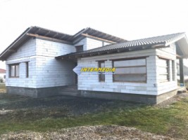 casa-noua-de-vanzare-la-rosu-in-alba-iulia-cu-geamuri-termopan-1