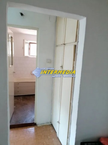 apartament-2-camere-decomandat-de-vanzare-cetate-2