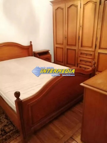 apartament-3-camere-decomandat-de-inchiriat-cetate-mercur-etaj-2-1