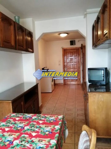 apartament-3-camere-decomandat-de-inchiriat-cetate-mercur-etaj-2-6
