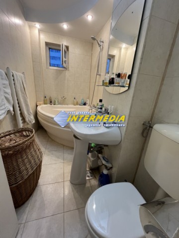 apartament-cu-2-camere-de-vanzare-mobilat-si-utilat-in-cetate-zona-bulevard-24