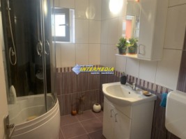apartament-3-camere-decomandat-de-vanzare-cetate-zona-mercur-10