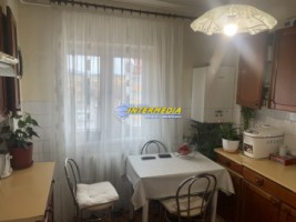 apartament-3-camere-decomandat-de-vanzare-cetate-zona-mercur-9