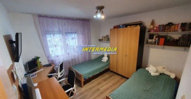 apartament-2-camere-decomandat-de-vanzare-sub-stadion-2
