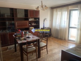 3-camere-decomandat-in-cetate-zona-parc-etaj-intermediar-6