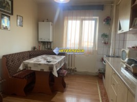 apartament-3-camere-decomandat-de-vanzare-cetate-zona-stadion