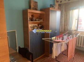 apartament-3-camere-decomandat-de-vanzare-cetate-zona-stadion-2