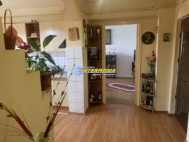 apartament-3-camere-decomandat-de-vanzare-cetate-zona-stadion-4