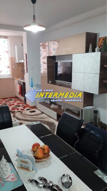 apartament-3-camere-decomandat-de-vanzare-centru-etaj-2-finisat-si-mobilat-2