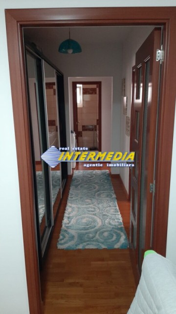 apartament-3-camere-decomandat-de-vanzare-centru-etaj-2-finisat-si-mobilat-1