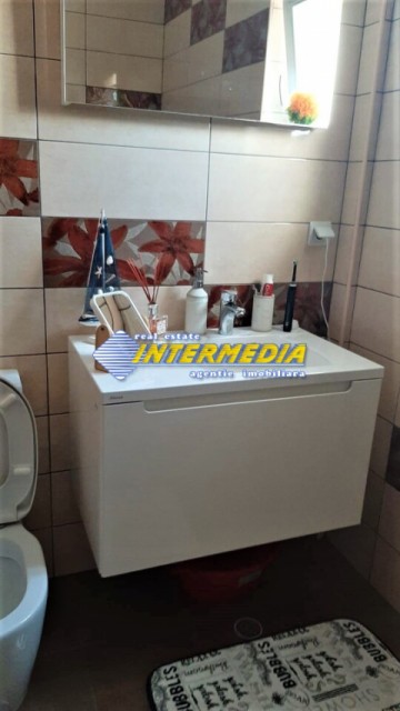 apartament-3-camere-decomandat-de-vanzare-centru-etaj-2-finisat-si-mobilat-8