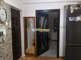 apartament-3-camere-renovat-mobilat-si-utilat-de-vanzare-cetate-mercur-2