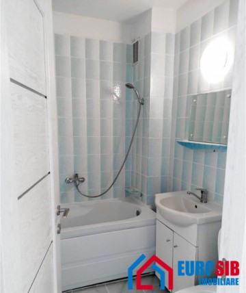 apartament-cu-3-camere-la-cheie-in-sibiu-zona-politie-3