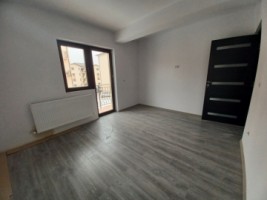 apartament-de-vanzare-in-iasi-1-camera-decomandat-lunca-cetatuii-33-mp-baie-cu-geam-bucatarie-inchisa-boxa-inclusa-comision-0-3