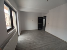 apartament-de-vanzare-in-iasi-1-camera-decomandat-lunca-cetatuii-33-mp-baie-cu-geam-bucatarie-inchisa-boxa-inclusa-comision-0-4