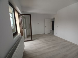 apartament-de-vanzare-in-iasi-2-camere-decomandat-lunca-cetatuii-baie-cu-geam-bucatarie-inchisa-boxa-inclusa-comision-0