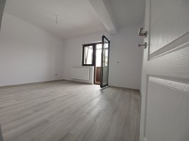 apartament-de-vanzare-in-iasi-2-camere-decomandat-lunca-cetatuii-baie-cu-geam-bucatarie-inchisa-boxa-inclusa-comision-0-3