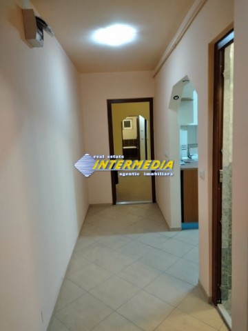 apartament-3-camere-decomandat-de-vanzare-cetate-etaj-3-10