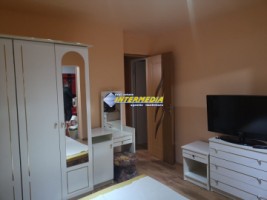 apartament-2-camere-mobilat-si-utilat-cetate-zona-mercur-8