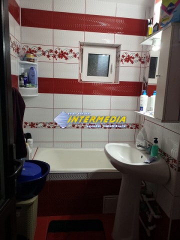 apartament-3-camere-renovat-mobilat-si-utilat-de-vanzare-cetate-mercur-6