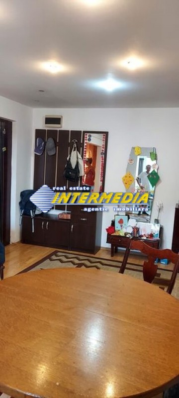 apartament-3-camere-decomandat-de-vanzare-sub-stadion-etaj-2-2