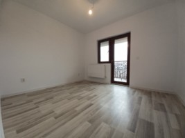 apartament-3-camere-cu-gradina-proprie-baie-cu-geam-lunca-cetatuii-iasi-4
