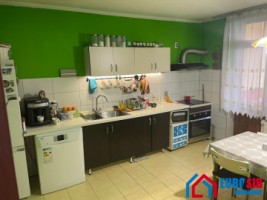 casa-cu-5-camere-2-bai-singur-in-curte-comision-0-4