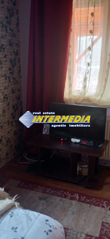 casa-de-vanzare-in-teius-cu-3-camere-baie-bucatarie-renovata-teren-aferent-1726-mp-11