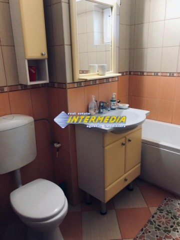 apartament-2-camere-de-inchiriat-zona-cetate-closca-mobilat-si-utilat-10