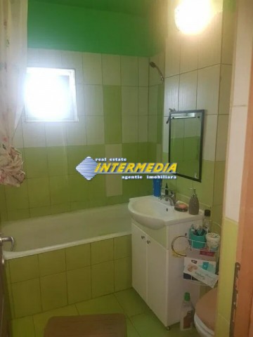 de-vanzare-apartament-2-camere-decomandat-in-cetate-mobilat-si-utilat-2