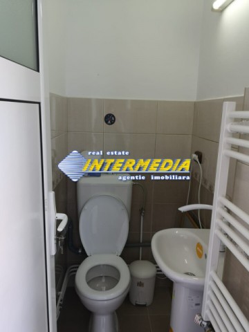 spatiu-comercial-20-mp-finisat-de-inchiriat-in-cetate-200-euro-1