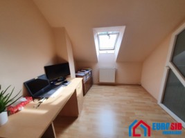 apartament-la-mansarda-cu-3-camere-in-sibiu-zona-cedonia-5