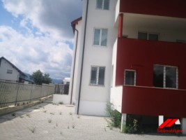 apartament-3-camere-intabulat-cu-gradina-50-mp-de-vanzare-in-cisnadie-2