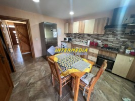 casa-noua-cu-5-camere-de-vanzare-in-sard-cu-2150-mp-teren-4