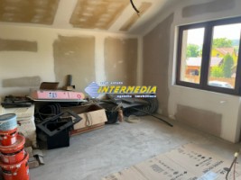 casa-noua-cu-5-camere-de-vanzare-in-sard-cu-2150-mp-teren-11