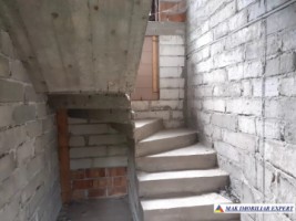 vila-9-camere-cu-teren-5000-mp-de-vanzare-in-apa-sarata-campulung-muscel-arges-18