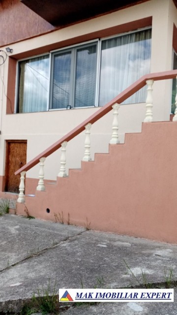 vila-4-camere-teren-600-mp-de-inchiriat-in-godeni-capul-piscului-arges-2