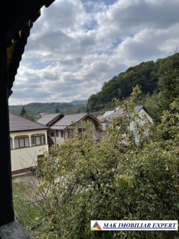vila-tip-pensiune-cu-28-camere-si-teren-de-1500-mp-de-vanzare-in-cetateni-arges-25