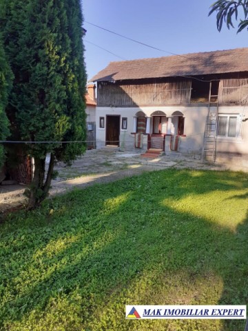casa-6-camere-teren-1000-mp-hartiesti-1