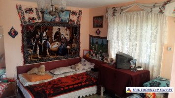 vand-casa-4-camere-cu-anexele-sale-teren-6000-mp-hartiesti-2