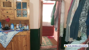 vand-casa-4-camere-cu-anexele-sale-teren-6000-mp-hartiesti-7