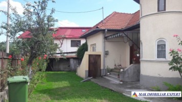 blocat-deocamdata-casa-6-camere-teren-530-mp-campulung-8