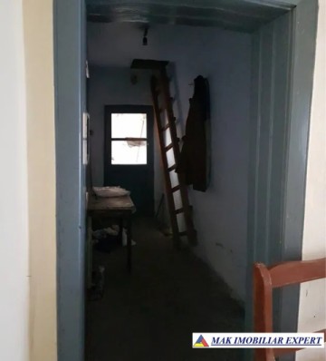 casa-2-camere-teren-400-mp-rucar-11