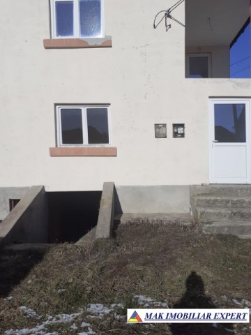 vila-tip-duplex-cu-12-camere-si-teren-de-710-mp-de-vanzare-in-corbi-arges-ideala-pentru-locuinte-multifamiliale-sau-investitie-turistica-1