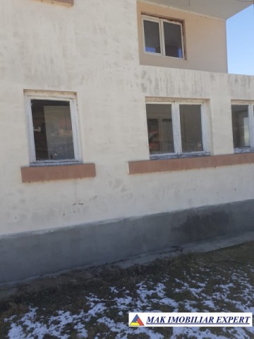 vila-tip-duplex-cu-12-camere-si-teren-de-710-mp-de-vanzare-in-corbi-arges-ideala-pentru-locuinte-multifamiliale-sau-investitie-turistica-2