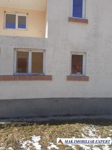 vila-tip-duplex-cu-12-camere-si-teren-de-710-mp-de-vanzare-in-corbi-arges-ideala-pentru-locuinte-multifamiliale-sau-investitie-turistica-3