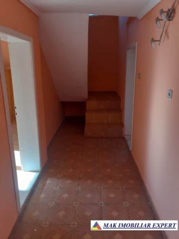 vila-tip-duplex-cu-12-camere-si-teren-de-710-mp-de-vanzare-in-corbi-arges-ideala-pentru-locuinte-multifamiliale-sau-investitie-turistica-6